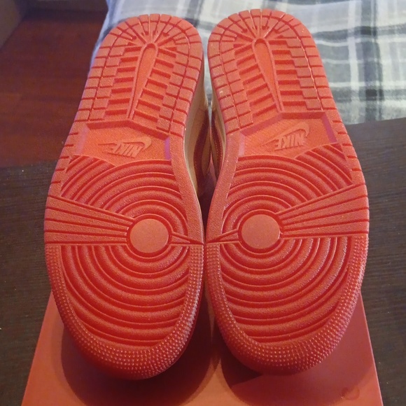 Air Jordan 1 Low SE Patent Valentines Day Womens 9.5 Mens 8 NWBox - Picture 9 of 9